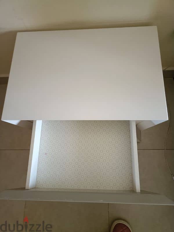 Bed side table for sale in New condition 1