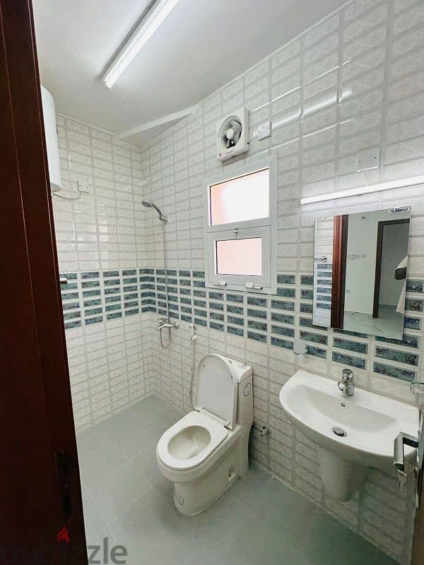 2 bedroom Flat available With WIFI 3