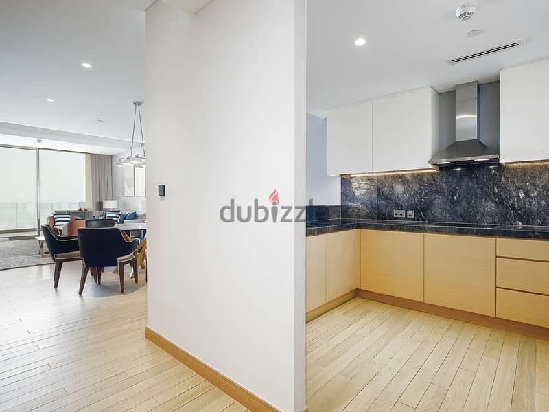 Exquisite 2-bedroom with direct sea view 16