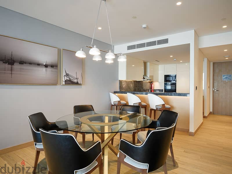 Exquisite 2-bedroom with direct sea view 4