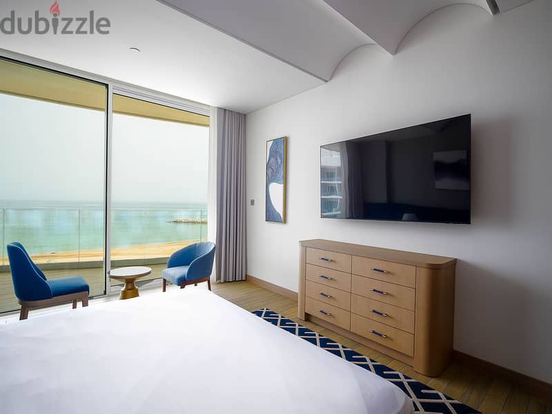 Exquisite 2-bedroom with direct sea view 13