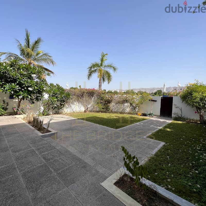 EXCELLENT 4+1 BR COMMUNITY VILLA IN QURUM 9