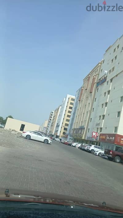 one  room available in a flat of two rooms