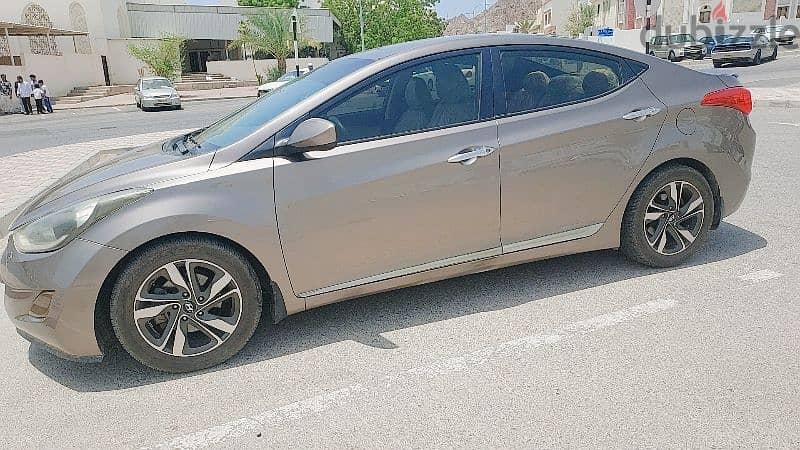 Urgently Sale Hyundai 1.8 Elantra Model 2013 6