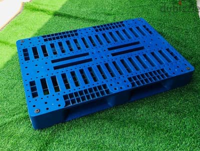 PLASTIC PALLETS