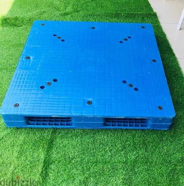 PLASTIC PALLETS 1