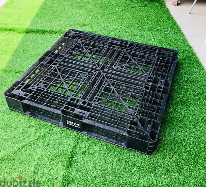 PLASTIC PALLETS 4