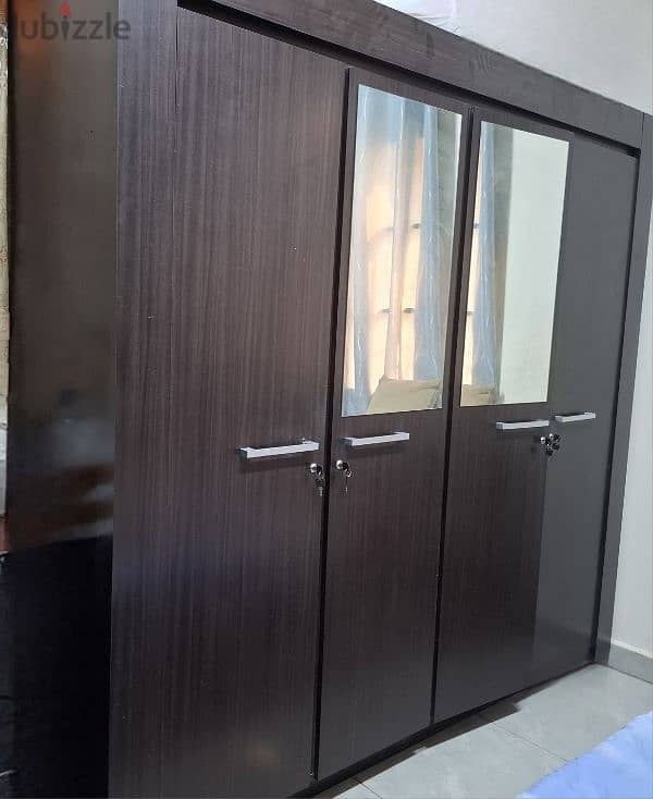 4 Door Wooden Wardrobe with Mirror – Excellent Condition 1