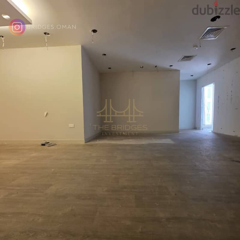 We have a prime office available for rent in the Qurum 3