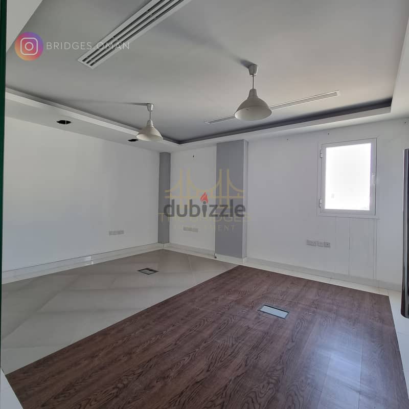 We have a prime office available for rent in the Qurum 8