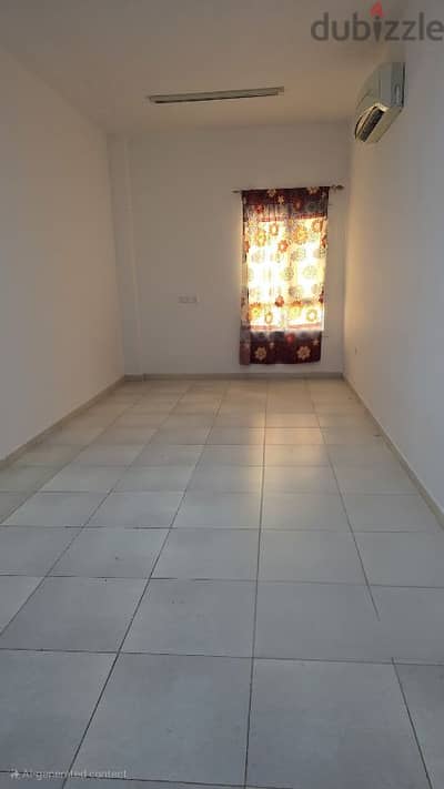room with bathroom,common kitchen