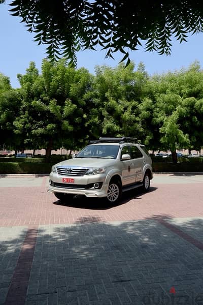 TOYOTA FORTUNER SAFARI 2015 ! available for rent .