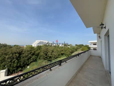 Spacious 4-Bedroom Villa In Qurum for Rent PPV296