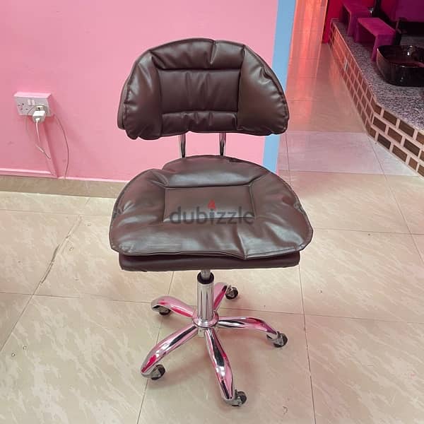 New movable trolly and leather chair 5