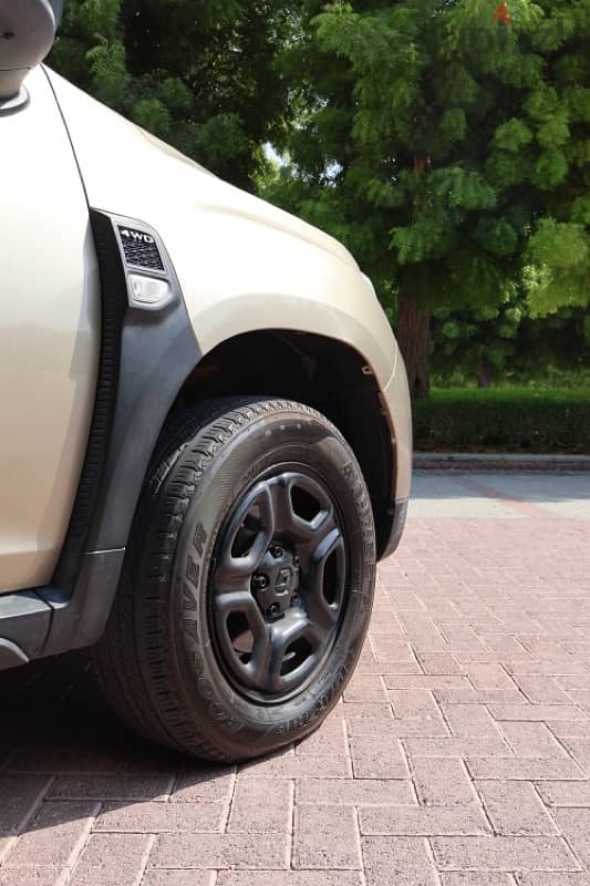 Renault duster 2021 !! 4WD for rent only for 17 rial . 5