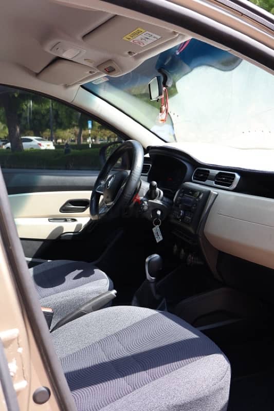 Renault duster 2021 !! 4WD for rent only for 17 rial . 7