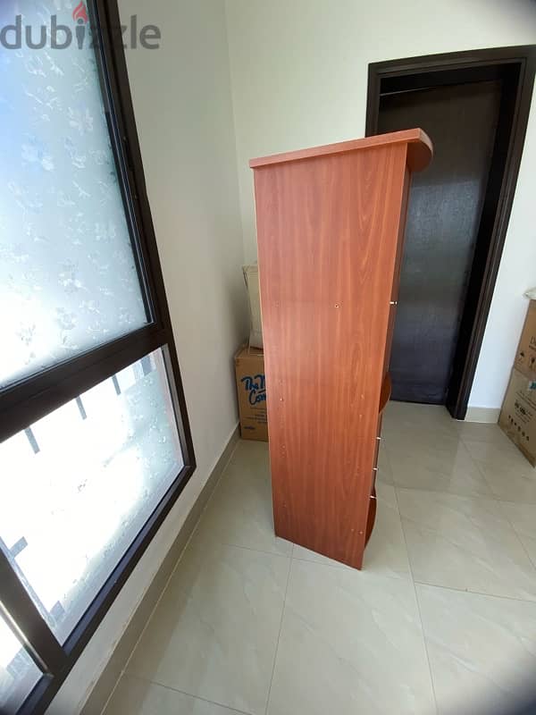 Book shelf/ Extra storage in bedrooms 2