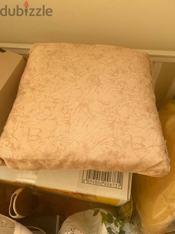 Dofferent items 4