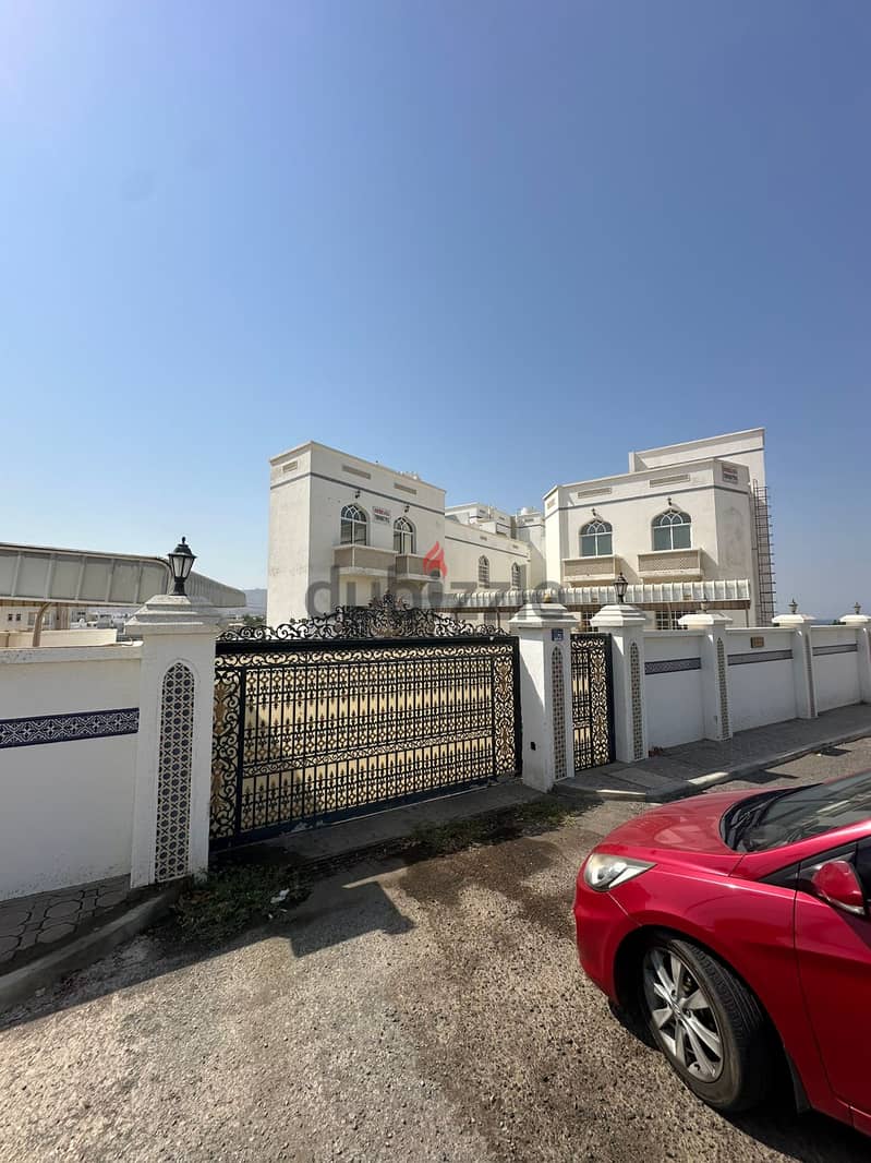 Villa For Rent Al Qurum فيلا للإيجار في القرم SR-RA--1095 1