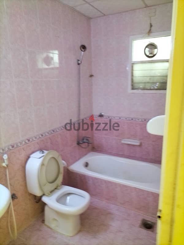 spacious 2 bhk flat for rent in wadi kabir near bank Muscat 2