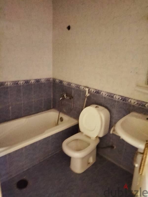 spacious 2 bhk flat for rent in wadi kabir near bank Muscat 5