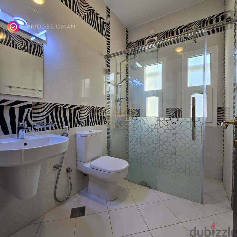 Elegant Luxury Villa for Rent in Sultan Qaboos City 4