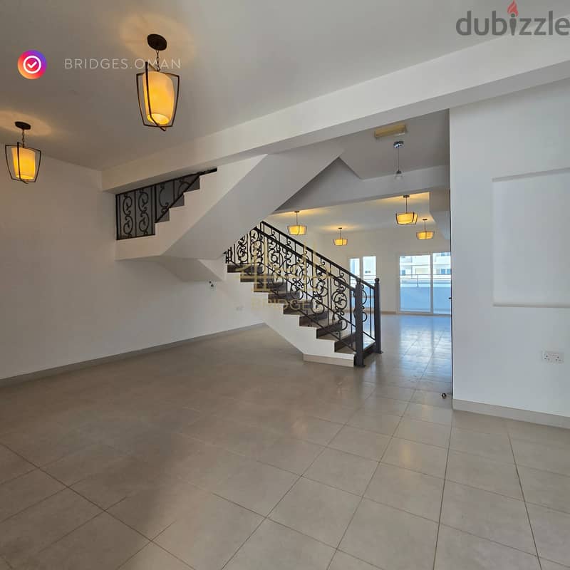Elegant Luxury Villa for Rent in Sultan Qaboos City 6