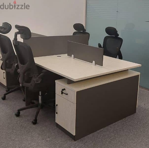 Workstationمنطقة عمل مناطق عمل work area meeting table طاولة اجتماع 1