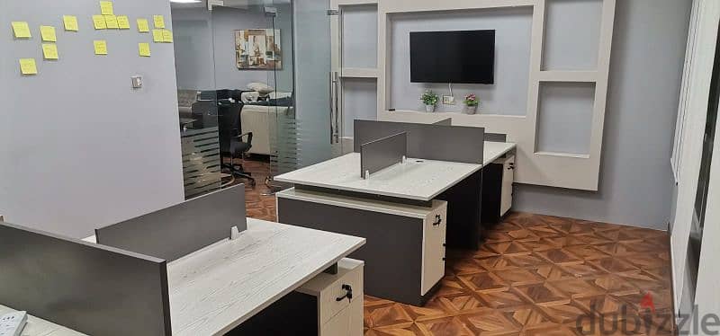 Workstationمنطقة عمل مناطق عمل work area meeting table طاولة اجتماع 2