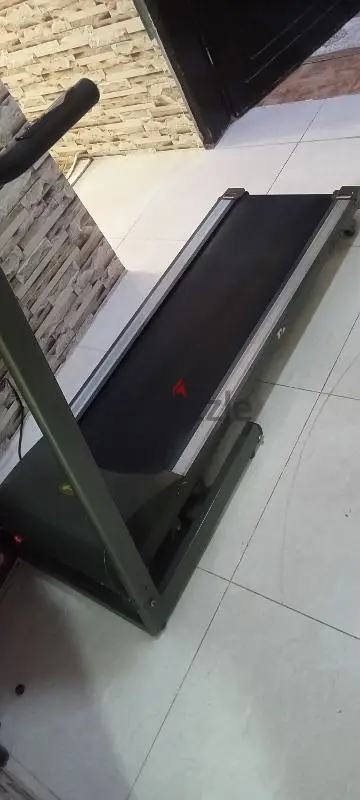 جهاز جري مزوَّد بميزة قابلة للتعديل حسب الارتفاع64297917563905121
