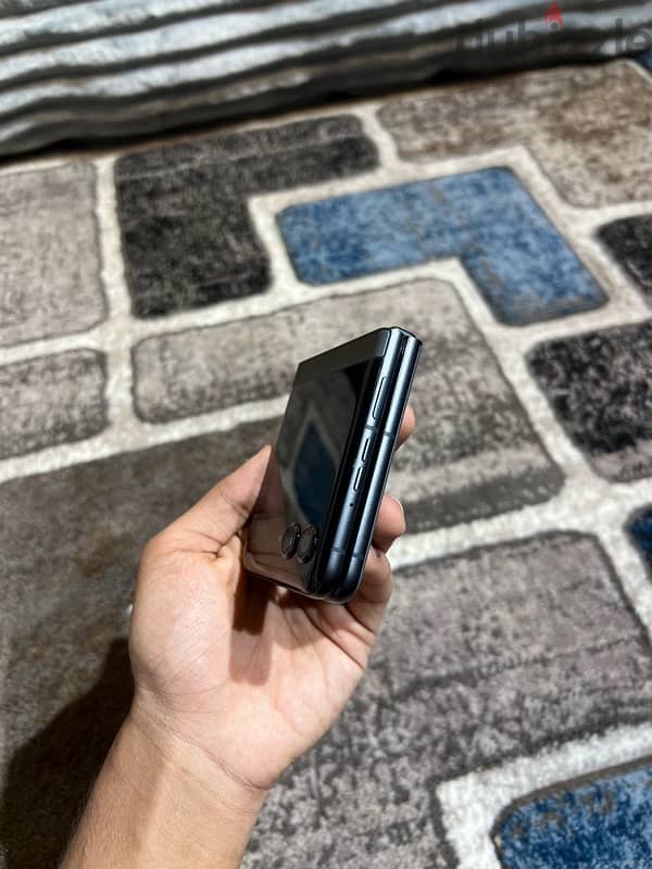 Motorola Razr 50 (256GB) for Sale or Exchange 9