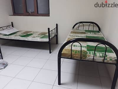Bed Space Available in Al Mawaleh Near Sadik Al ameen masjid.