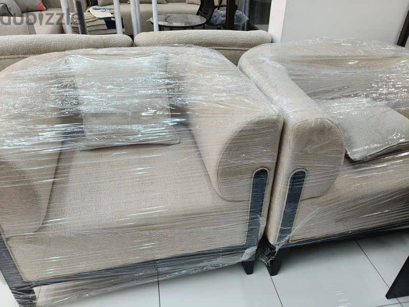 New sofa 8th seater make on order 1 seater 45 OMR please check deltis 3