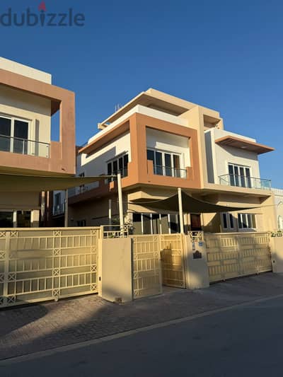 For Sale 5 Bhk Villa In Msq Mews Compound