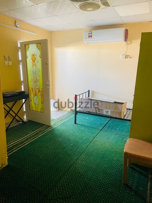 Room for exicutive lady / executive bachelor ( inside compound) 70 OMR 3