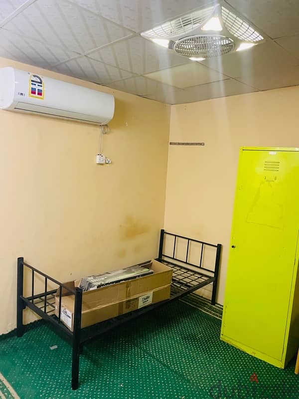 Room for exicutive lady / executive bachelor ( inside compound) 70 OMR 4
