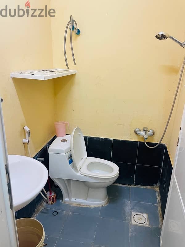 Room for exicutive lady / executive bachelor ( inside compound) 70 OMR 5