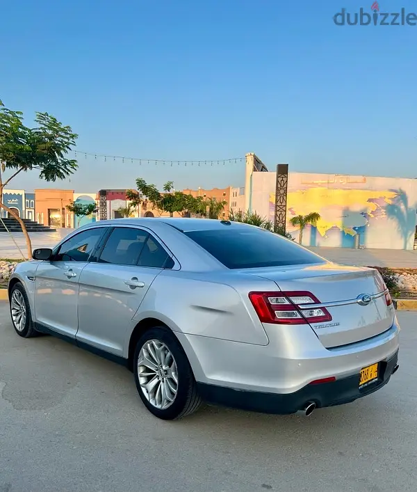 Ford Taurus 201664625161012482125
