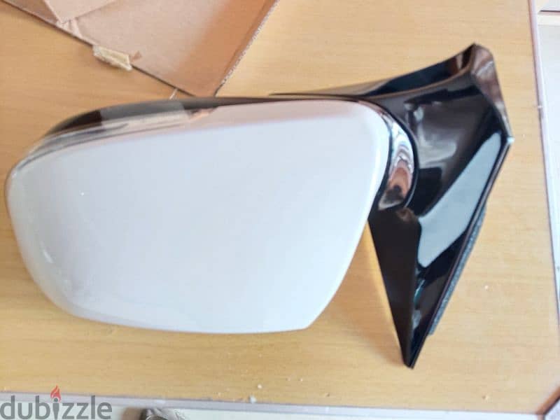 Brand New Original Hyundai Santa Fe Left Side Mirror with Sensor ) 2