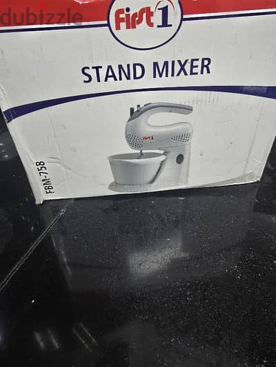 Used only once Stand mixer for kneading,mixing & whipping