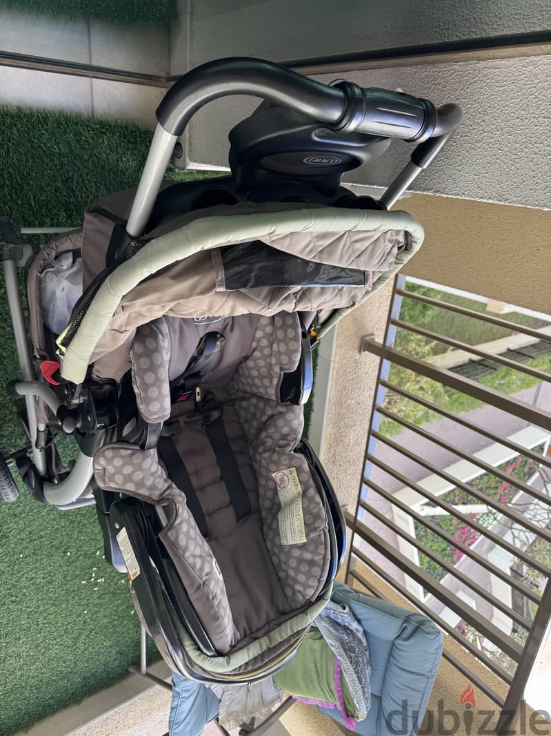 Graco Stroller with car seat 2