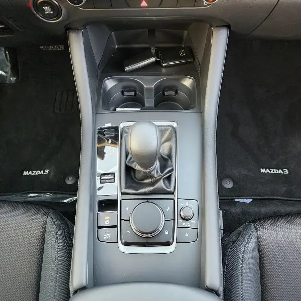 Mazda 3 2026655928115019541215