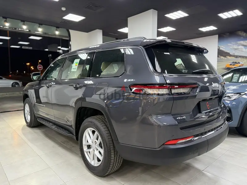 Jeep Laredo 202565575111247489123