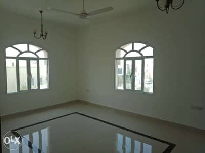 شقة بالمعبيلة خلف مسجد الرشيد - FLAT IN ALMOBILAH
