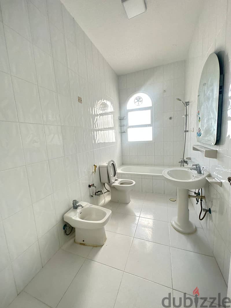 Villa for rent in Qurum 4