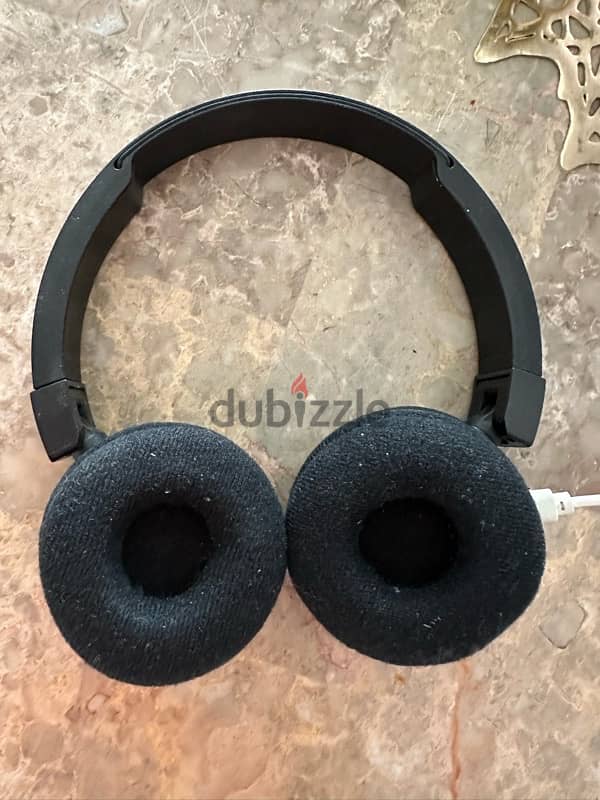 JBL headphones 1