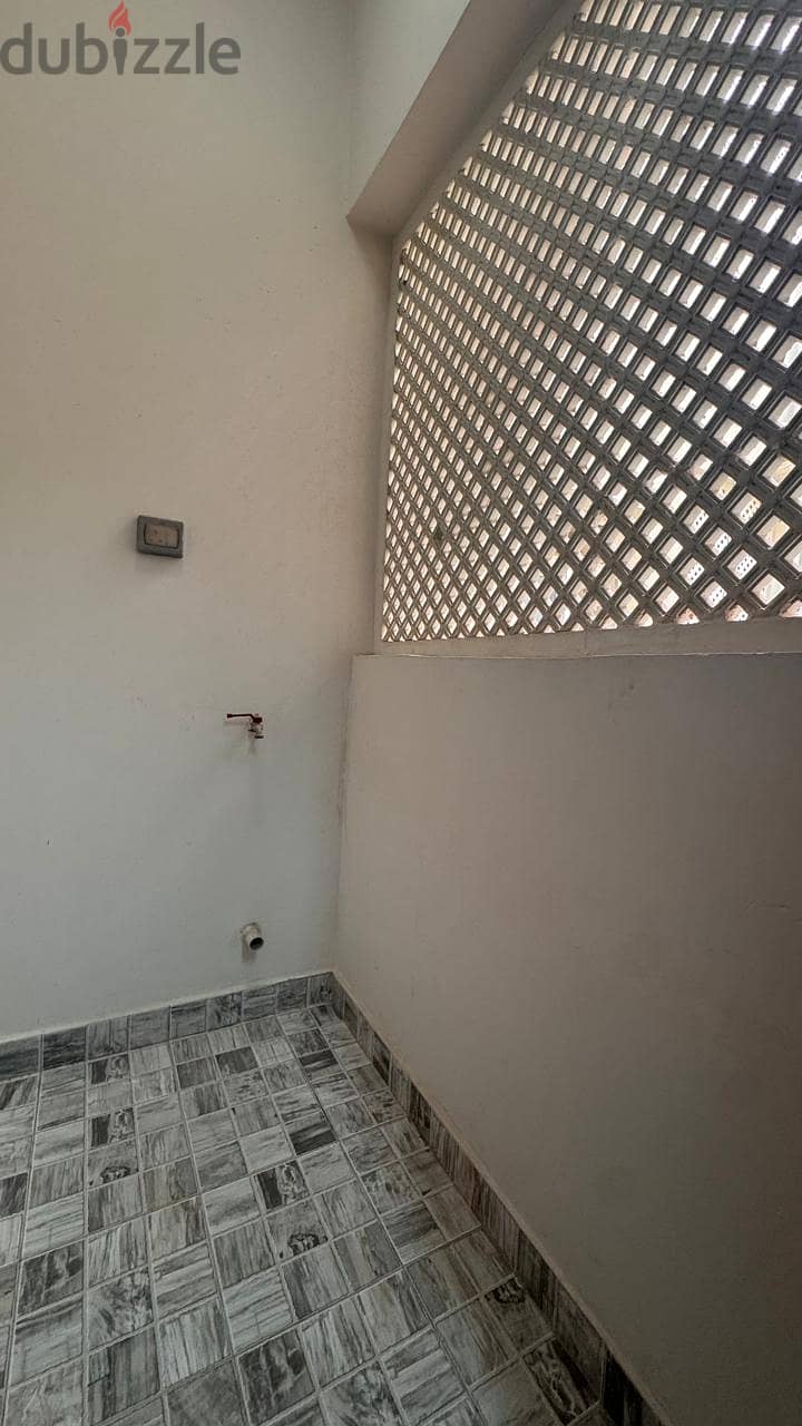 شقه للايجار في الخوير / Flat For Rent In Al-Khuwai 5