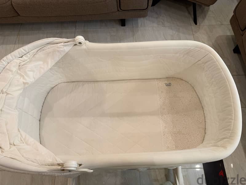good condition giggles crib 1