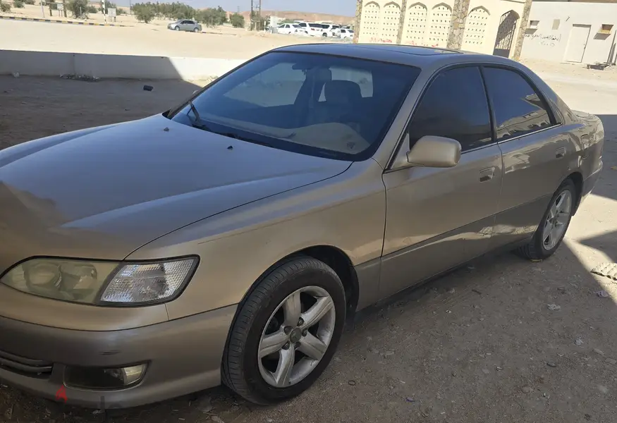 Lexus ES 200165416897476865124