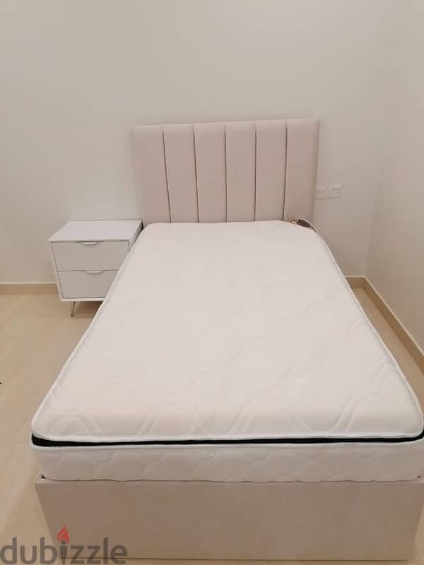 brand new king size bed making all colors available and good quality 12